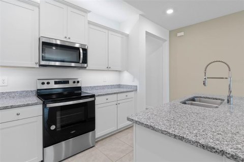 Townhouse in Palm Coast, Florida 3 bedrooms, 166.76 sq.m. № 1575153 - photo 11