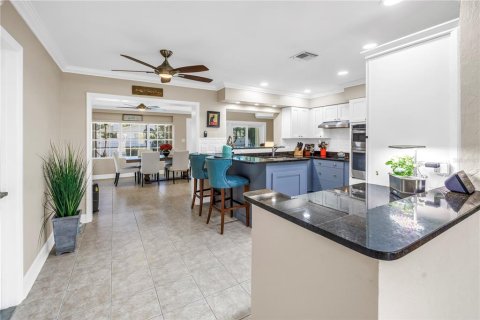 House in Saint Petersburg, Florida 3 bedrooms, 175.31 sq.m. № 1732655 - photo 12