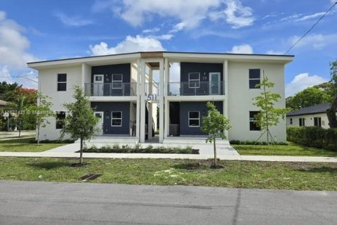 Casa en alquiler en Hallandale Beach, Florida, 3 dormitorios, 108.7 m2 № 1781525 - foto 1