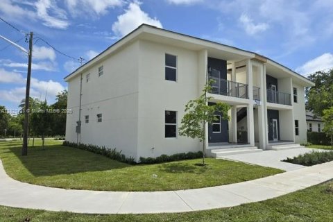 Casa en alquiler en Hallandale Beach, Florida, 3 dormitorios, 108.7 m2 № 1781525 - foto 3