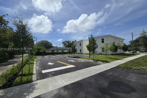 Casa en alquiler en Hallandale Beach, Florida, 3 dormitorios, 108.7 m2 № 1781525 - foto 6