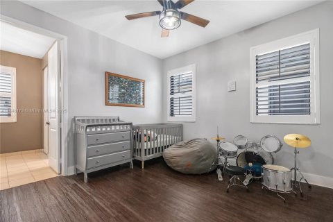House in Hialeah, Florida 3 bedrooms, 188.13 sq.m. № 1849206 - photo 28