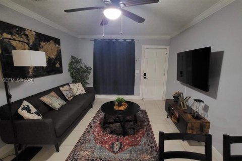 Снять в аренду таунхаус в Уэст-Палм-Бич, Флорида 2 спальни, 148.46м2, № 1984029 - фото 3