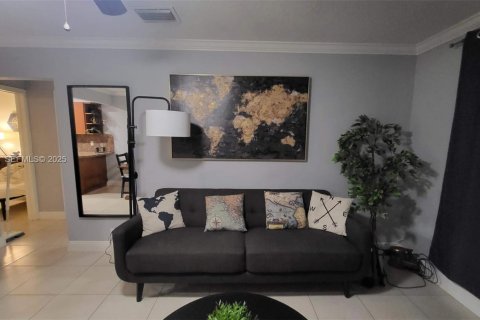 Снять в аренду таунхаус в Уэст-Палм-Бич, Флорида 2 спальни, 148.46м2, № 1984029 - фото 5