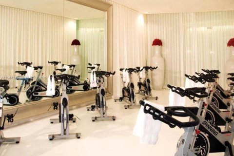 Condo in Miami, Florida, 1 bedroom  № 2001564 - photo 14