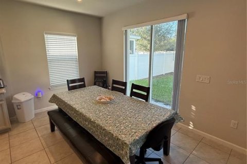 Villa ou maison à vendre à DeLand, Floride: 4 chambres, 221.01 m2 № 2431799 - photo 2