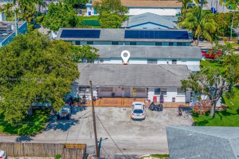 Commercial property in Dania Beach, Florida 249.91 sq.m. № 1823525 - photo 18