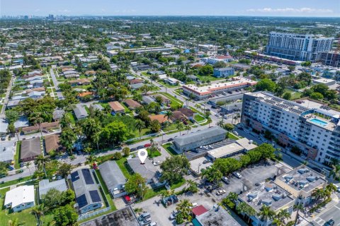 Commercial property in Dania Beach, Florida 249.91 sq.m. № 1823525 - photo 5