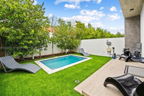 Touwnhouse à vendre à Miami, Floride: 3 chambres, 227.8 m2 № 2301038 - photo 20