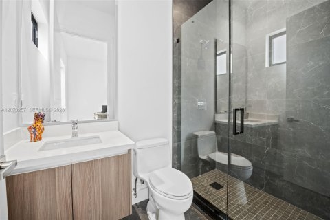 Touwnhouse à vendre à Miami, Floride: 3 chambres, 227.8 m2 № 2301038 - photo 17