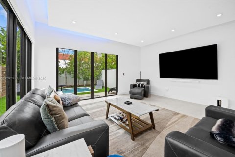 Touwnhouse à vendre à Miami, Floride: 3 chambres, 227.8 m2 № 2301038 - photo 6