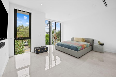 Touwnhouse à vendre à Miami, Floride: 3 chambres, 227.8 m2 № 2301038 - photo 13