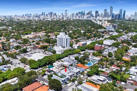 Touwnhouse à vendre à Miami, Floride: 3 chambres, 227.8 m2 № 2301038 - photo 24