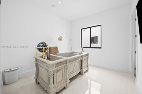 Touwnhouse à vendre à Miami, Floride: 3 chambres, 227.8 m2 № 2301038 - photo 16