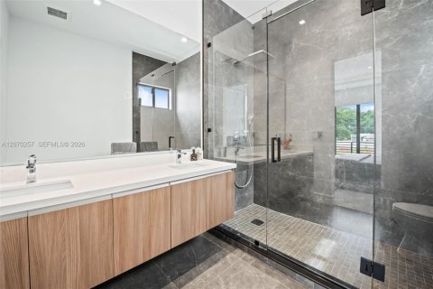 Touwnhouse à vendre à Miami, Floride: 3 chambres, 227.8 m2 № 2301038 - photo 10