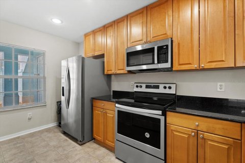 Condo in North Port, Florida, 2 bedrooms № 2375494 - photo 11