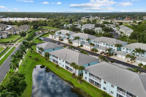 Condo in North Port, Florida, 2 bedrooms № 2375494 - photo 28
