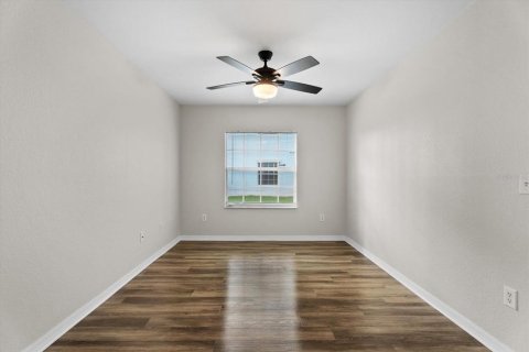 Condo in North Port, Florida, 2 bedrooms № 2375494 - photo 18