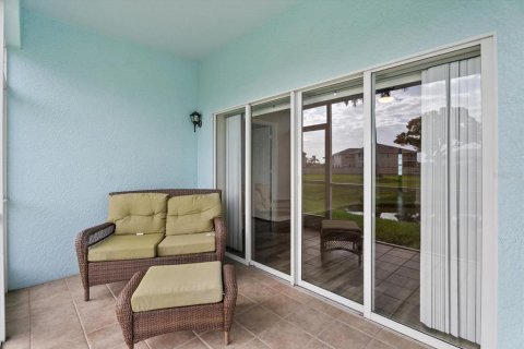 Condo in North Port, Florida, 2 bedrooms № 2375494 - photo 24