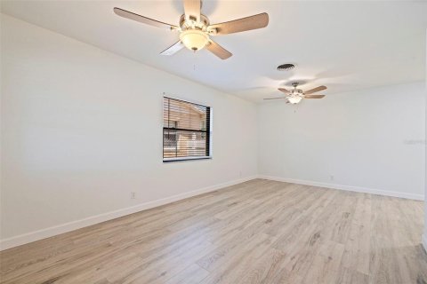 Villa ou maison à vendre à Saint Petersburg, Floride: 3 chambres, 86.96 m2 № 2150974 - photo 6