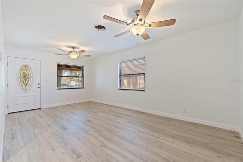 Villa ou maison à vendre à Saint Petersburg, Floride: 3 chambres, 86.96 m2 № 2150974 - photo 8
