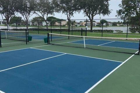 Condominio en alquiler en West Palm Beach, Florida, 2 dormitorios, 74.14 m2 № 1162025 - foto 1