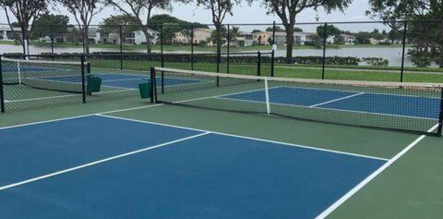Condominio en West Palm Beach, Florida, 2 dormitorios № 1162025