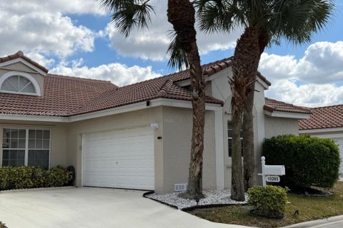 Villa ou maison à Boca Raton, Floride 3 chambres, 117.61 m2 № 2044435