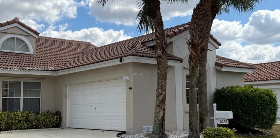 Villa ou maison à Boca Raton, Floride 3 chambres, 117.61 m2 № 2044435