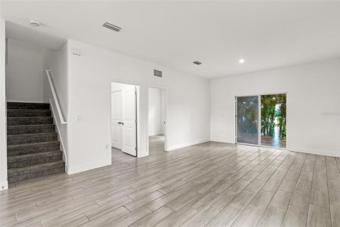 Touwnhouse à vendre à Davenport, Floride: 4 chambres, 189.06 m2 № 2351662 - photo 5