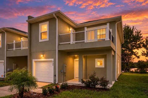Townhouse in Davenport, Florida 4 bedrooms, 189.06 sq.m. № 2351662