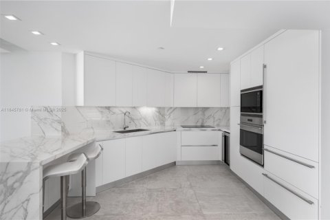 Condominio en venta en Miami Beach, Florida, 2 dormitorios, 105.91 m2 № 2035701 - foto 3