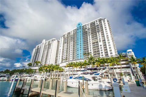 Condominio en venta en Miami Beach, Florida, 2 dormitorios, 105.91 m2 № 2035701 - foto 2