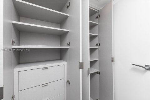 Condominio en venta en Miami Beach, Florida, 2 dormitorios, 105.91 m2 № 2035701 - foto 7