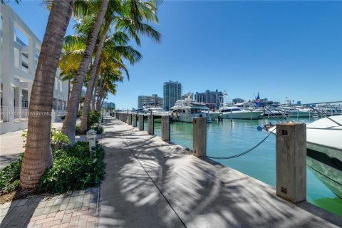 Condominio en venta en Miami Beach, Florida, 2 dormitorios, 105.91 m2 № 2035701 - foto 28