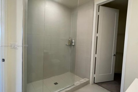 Снять в аренду кондоминиум в Дорал, Флорида 3 спальни, 122.82м2, № 1989551 - фото 12