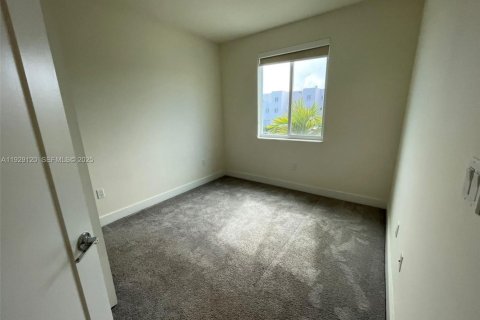 Снять в аренду кондоминиум в Дорал, Флорида 3 спальни, 122.82м2, № 1989551 - фото 11