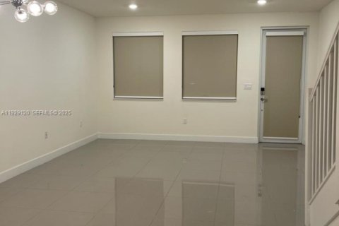 Снять в аренду кондоминиум в Дорал, Флорида 3 спальни, 122.82м2, № 1989551 - фото 19