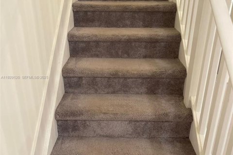 Снять в аренду кондоминиум в Дорал, Флорида 3 спальни, 122.82м2, № 1989551 - фото 2