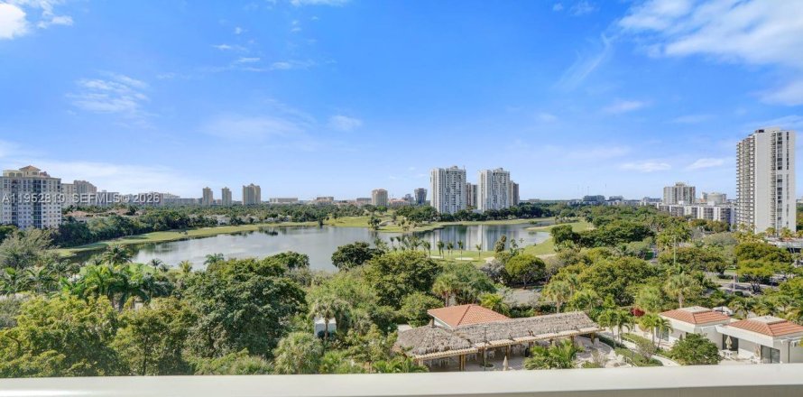 Condo à Aventura, Floride, 2 chambres  № 2027652