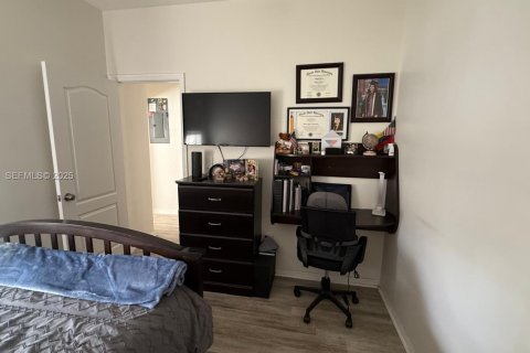 Townhouse in Miami, Florida 3 bedrooms, 108.79 sq.m. № 1986359 - photo 15