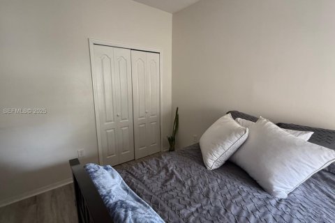 Townhouse in Miami, Florida 3 bedrooms, 108.79 sq.m. № 1986359 - photo 14