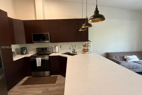 Townhouse in Miami, Florida 3 bedrooms, 108.79 sq.m. № 1986359 - photo 7