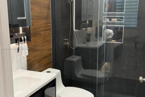 Townhouse in Miami, Florida 3 bedrooms, 108.79 sq.m. № 1986359 - photo 19