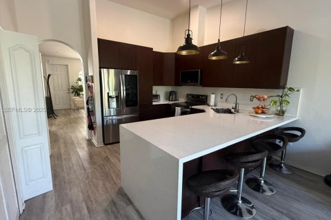 Townhouse in Miami, Florida 3 bedrooms, 108.79 sq.m. № 1986359 - photo 6