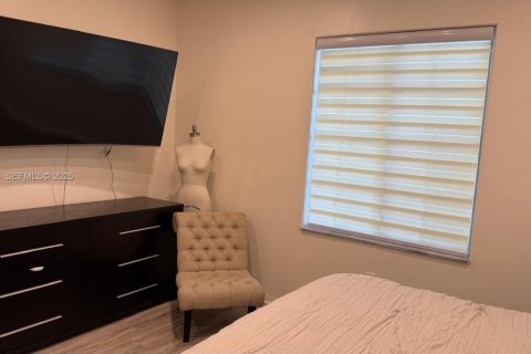 Townhouse in Miami, Florida 3 bedrooms, 108.79 sq.m. № 1986359 - photo 10