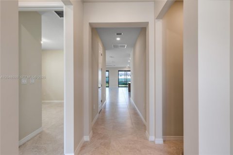 Villa ou maison à vendre à Oakland Park, Floride: 4 chambres, 207.64 m2 № 2186185 - photo 4