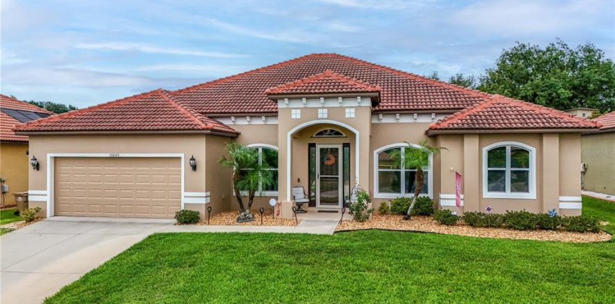 Villa ou maison à Clermont, Floride 4 chambres, 246.19 m2 № 1775421