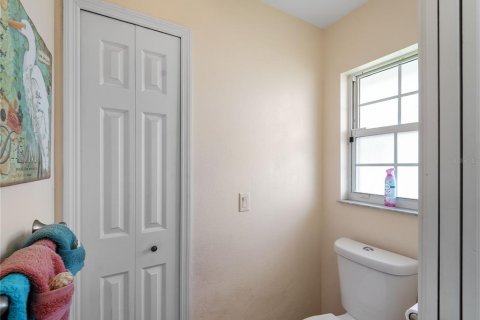 House in Venice, Florida 4 bedrooms, 177.54 sq.m. № 1903516 - photo 25