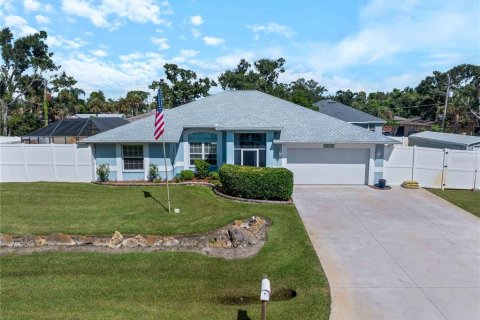 House in Venice, Florida 4 bedrooms, 177.54 sq.m. № 1903516 - photo 1